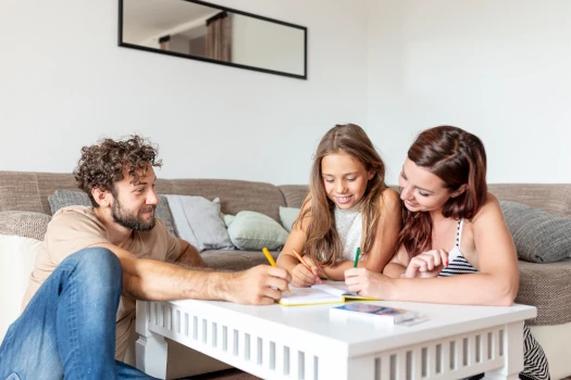 Parent débordé par les tâches mentales du quotidien familial